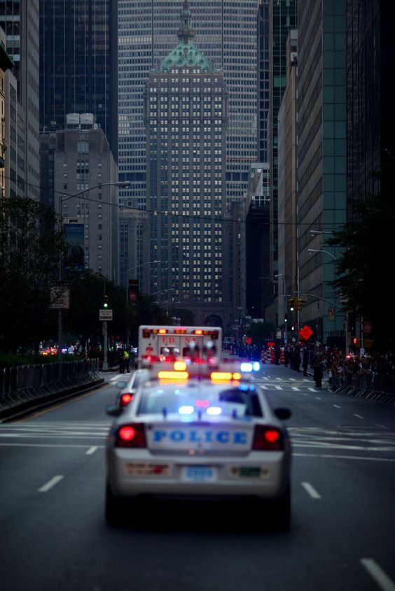 fundo de tela para celular de carro de polícia