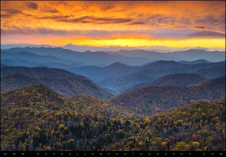 por do sol em linda paisagem de montanha nesse wallpaper para pc