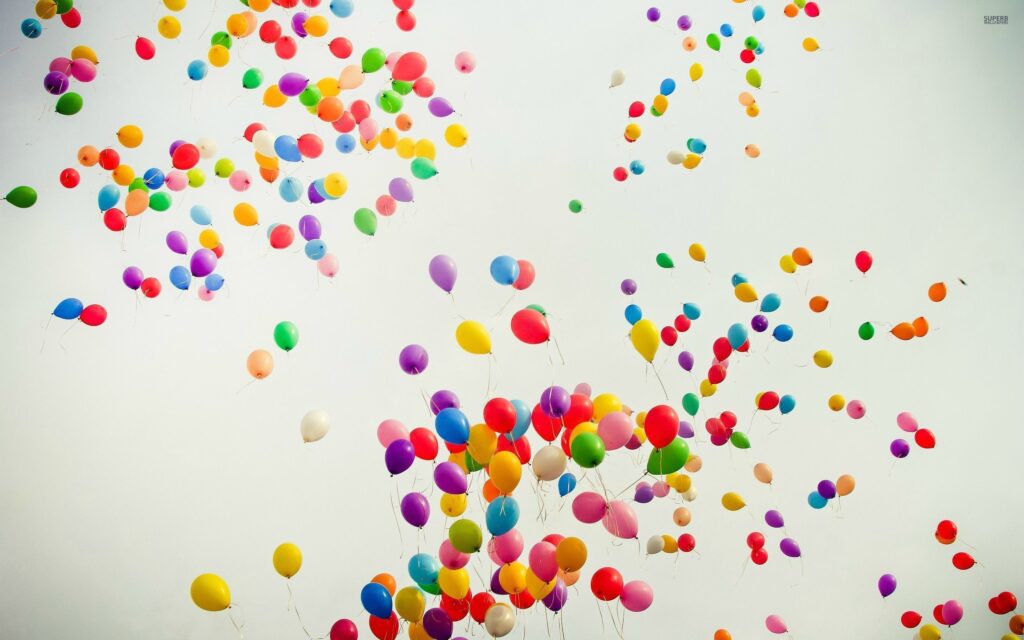 dezenas de balões coloridos para papel de parede de pc