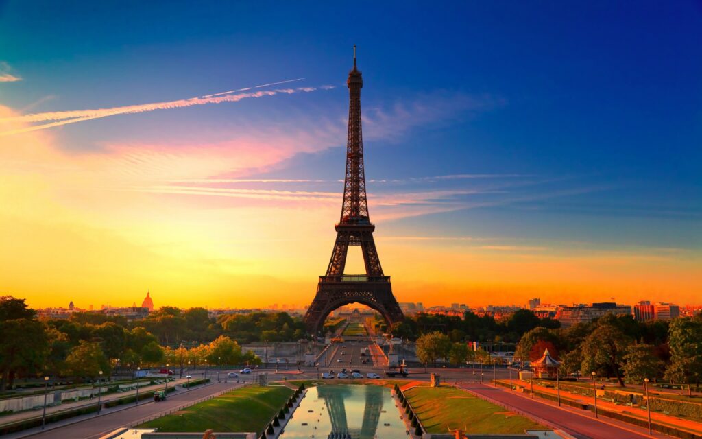 torre Eiffel de Paris nesse lindo wallpaper para pc